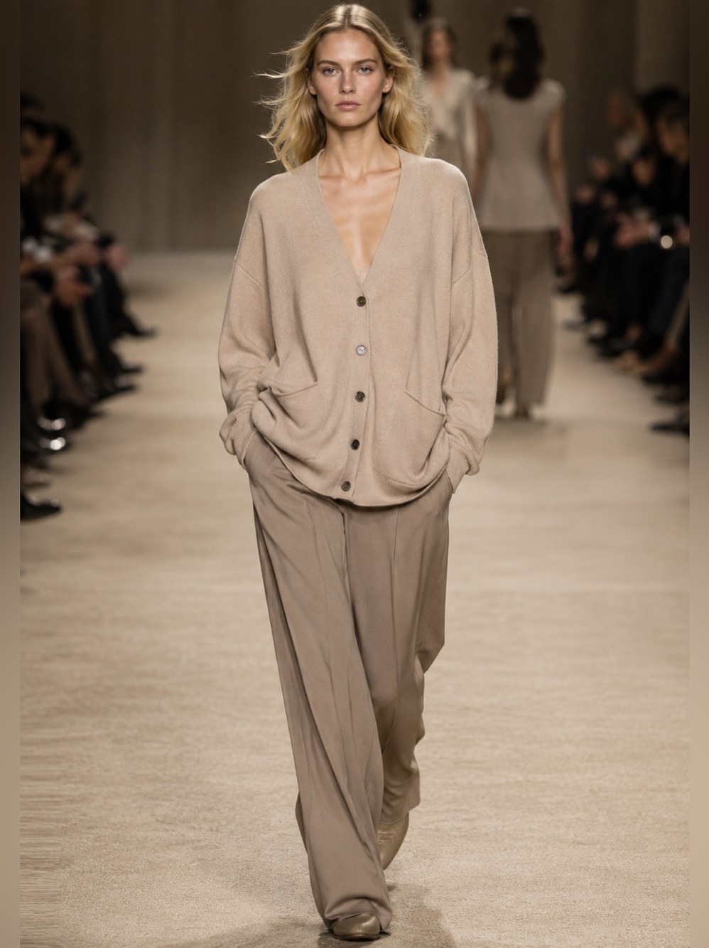 RIANI Luxury Beige V-Neck Cardigan - 50% Merino Wool, 30% Silk, 20% Cashmere- 16